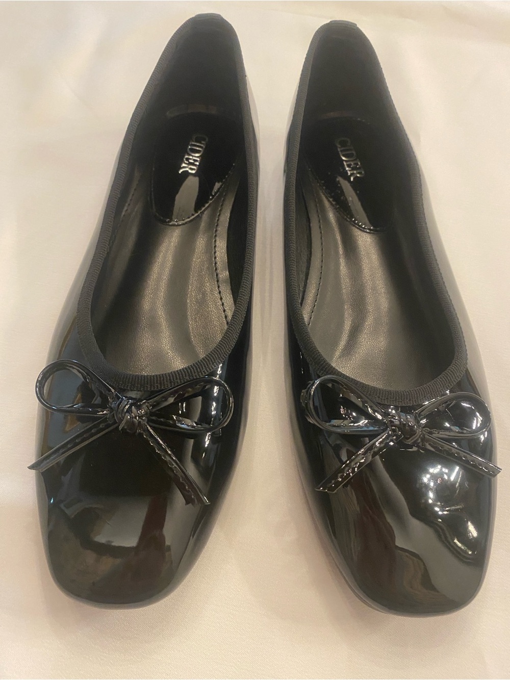Cider Women’s Black Patent Faux Leather Bow Ballet Flats New size 8